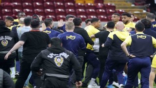 Olaylı Galatasaray - Fenerbahçe derbisine ilişkin davada Oosterwolde hakkında zorla getirme kararı