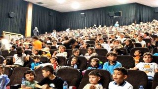 Onikişubat Belediyesinden kırsaldaki 1500 öğrenciye sinema hediyesi
