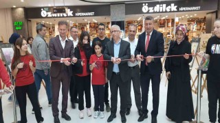 Ortaokul öğrencilerinden görsel sanatlar sergisi