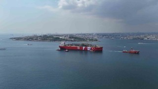 ‘Osman Gazi platformunun boğazdan geçişi dron ile görüntülendi