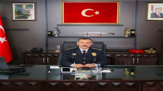 Osmaniyede kırmızı ışıkta duran vatandaştan örnek davranış