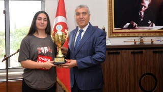 Osmaniyeli Öğrenci Ayşe Sevde Cihan, Kickboks Dünya Şampiyonu Oldu!