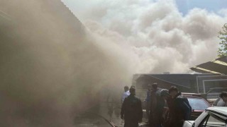 Oto kilit dükkanında çıkan yangında göz gözü görmedi