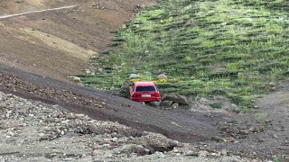 Otomobil şarampole yuvarlandı: 2si çocuk 7 yaralı