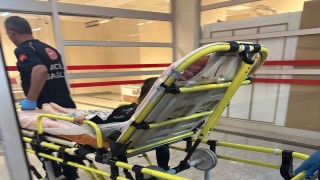 Otomobilden düşen çocuk yaralandı