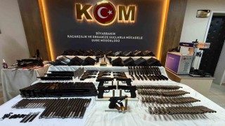 Oyuncakçı görünümündeki iş yerinden cephane çıktı: 4 gözaltı