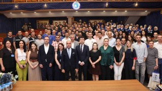Oyuncu Uğur Uzunel, Marmarabirlik işçileriyle Rıfat Ilgazı konuştu