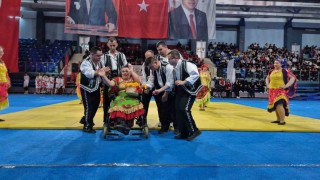 Özel gençlerin gösterisi beğeni topladı