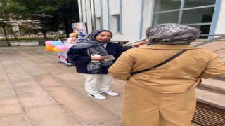 Paluda doğal olan normal doğum temalı etkinlik