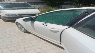Park halinde araç kurşunlandı