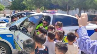 Polis ekipleri Trafik Haftasını çocuklarla kuyladı