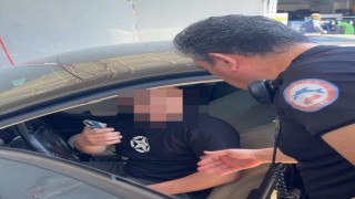 Polis uyandırmak için dakikalarca uğraştı