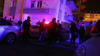 Polisi arayıp, Bizi dövüyorlar diye polisleri şikayet etti