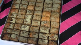 Rizede Türk Mutfağı lezzetleri görücüye çıktı en fazla ilgiyi çay aromalı baklava çekti