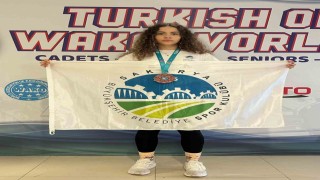 Sakarya Büyükşehir sporcuları madalya kürsüsünü boş bırakmıyor