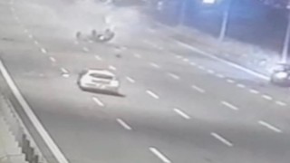 Sakaryada feci kaza: 9 yaşındaki çocuk taklalar atan otomobilden yola savruldu