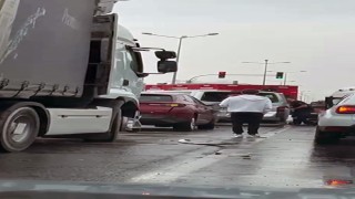 Sakaryada SUV tarzı araç ile minibüs çarpıştı: 1 yaralı