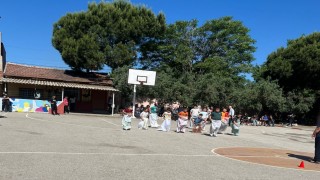 Salihlide unutulmaya yüz tutmuş çocuk oyunları yeniden yaşatılıyor