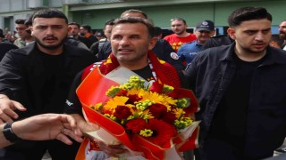 Şampiyon Galatasaray, İzmire geldi