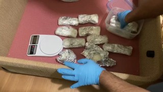 Samsunda polis evdeki baza altında 1 kilo 350 gram metamfetamin ele geçirdi