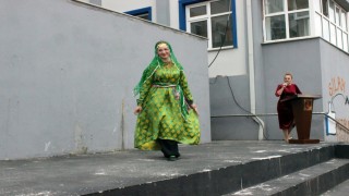 Sandıktan podyuma: 80 yıllık giysiler yeniden hayat buldu