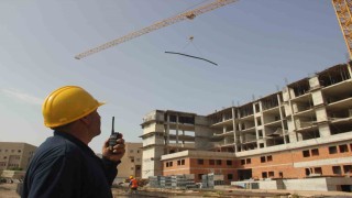 Şanlıurfada inşaat işçileri 1 Mayısta da mesaide