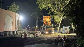 Sarıyerde çöken yolda yapılan onarım çalışmaları gece boyu devam etti
