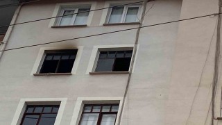 Şarj edilen akü patlayarak yangına sebep oldu: Ev kullanılamaz hale geldi