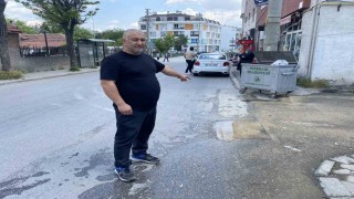 Şebeke suyu hattındaki patlak onarılmayı bekliyor