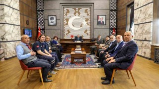 Şehit ailelerinden Vali Çelike ziyaret