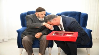 Şehit babasına vefa