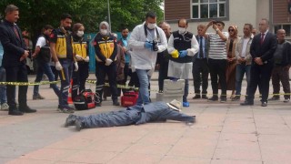 Sigaranın zararları temsili ölümle anlatıldı