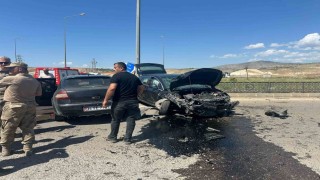 Siirtte trafik kazası: 1i ağır 4 yaralı