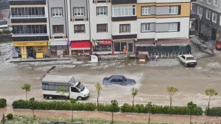 Sinopta dolu ve sağanak hayatı olumsuz etkiledi