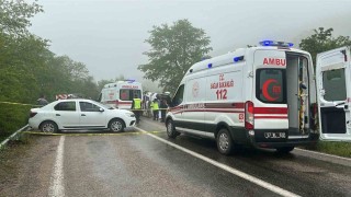 Sinopta tur otobüsü devrildi: 2si ağır 18 yaralı
