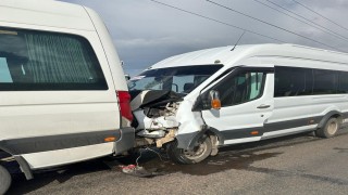 Siverekte öğretmen servisleri kaza yaptı: 28 yaralı