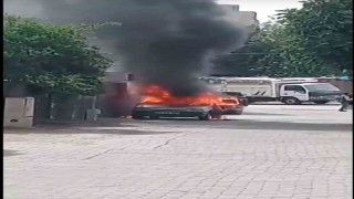 Siverekte park halindeki otomobil alev aldı
