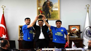 Söğütspordan Başkan Durguta şampiyonluk ziyareti
