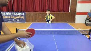 Sol koluyla rakete, spor ile hayata sarıldı