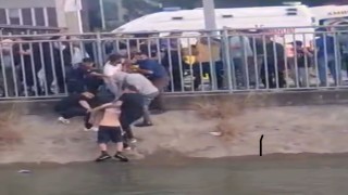 Sulama kanalına düşen adamı vatandaşlar kurtardı