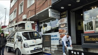 Sultangazide kamyonetten düşen adam hayatını kaybetti