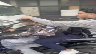 Sultangazide seyir halindeki motosiklet üzerinde tıraş