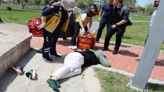 Tabancayla yaralanmış halde bulunan kadın kendini vurmuş