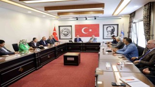 Talasta kamu kurumları ve muhtarlar mahalleleri konuştu