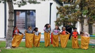 Talasta yaz, çocuklar için şenlikli geçecek