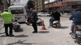 Tavşanlıda ehliyetsiz ve kasksız sürücülere geçit verilmiyor