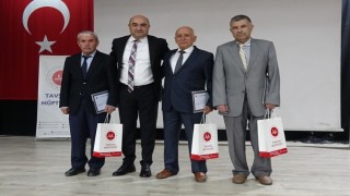 Tavşanlıda Fıtratın Korunması ve Aile konferansında işaret diliyle anlatım yapıldı
