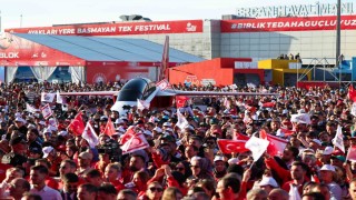 TBMM Başkanı Kurtulmuş: KKTCde, kalpleri büyük Türkiye hayaliyle atan gençlerimizle bir araya geldik