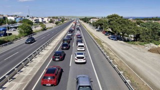 Tekirdağ-İstanbul yolunda tatil dönüşü yoğunluğu
