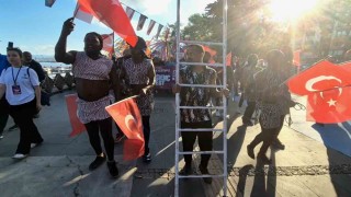 Tekirdağda 19 Mayıs coşkusu: Kenya ve Etiyopyalı dansçılardan renkli gösteri